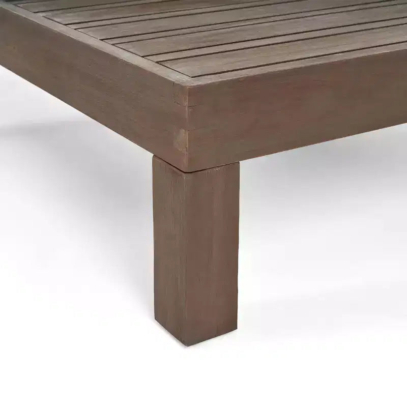 Canapé deux places avec bras gauche et table basse d'extérieur Oana en bois d'acacia avec coussins gris/blanc - Christopher Knight Home