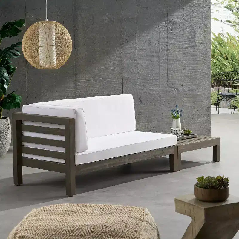 Canapé deux places avec bras gauche et table basse d'extérieur Oana en bois d'acacia avec coussins gris/blanc - Christopher Knight Home