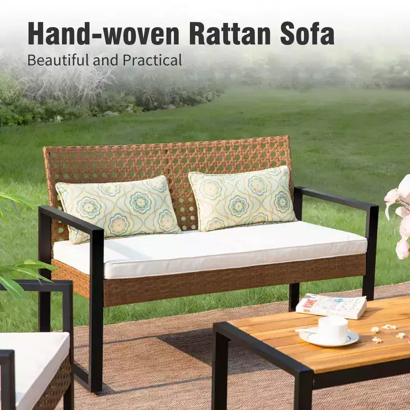 Juego de conversación acolchado de mimbre y ratán para patio exterior de 4 piezas con sillones y mesa de centro Captiva Designs