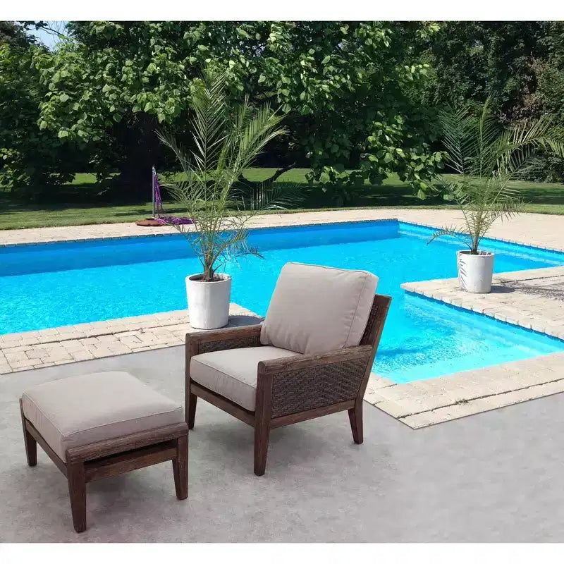 Juego de sillón y otomana de teca FSC Courtyard Casual Bermuda de 2 piezas Incluye: un sillón y una otomana