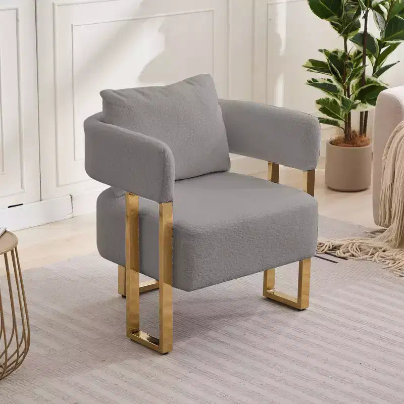 Juego de 2 sillones modernos, tapizados en forro polar tipo borrego con patas de metal dorado