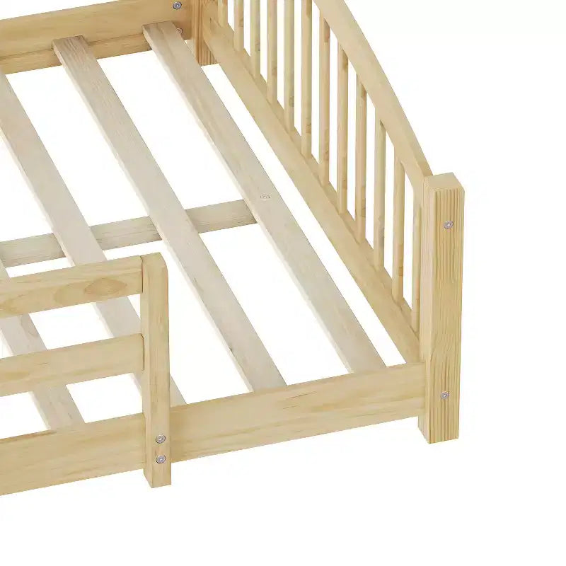Cama Montessori de tamaño completo de perfil bajo con barandillas de seguridad y cabecero