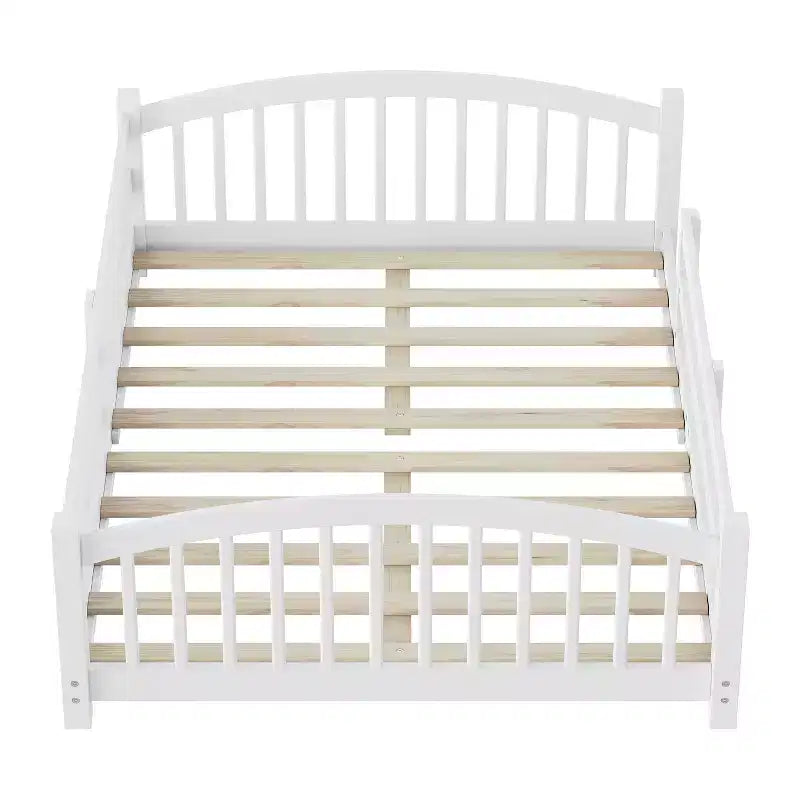 Cama Montessori de tamaño completo de perfil bajo con barandillas de seguridad y cabecero