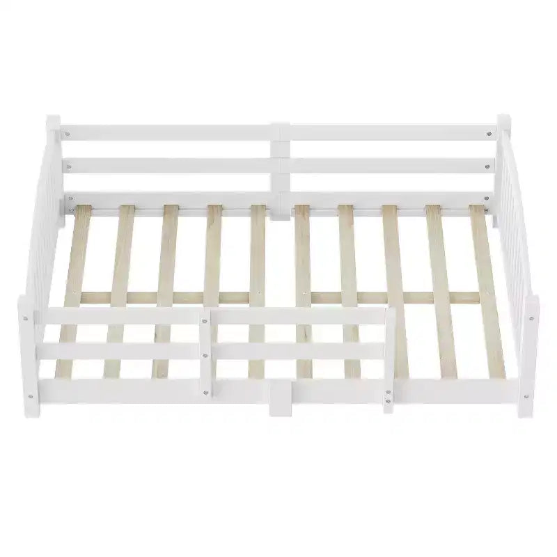 Cama Montessori de tamaño completo de perfil bajo con barandillas de seguridad y cabecero