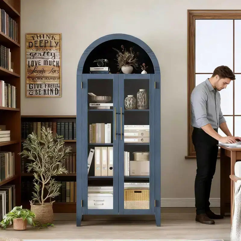 Armario alto con arcos y puertas de cristal, estantería expositora de 5 niveles con estantes ajustables para cocina o sala de estar