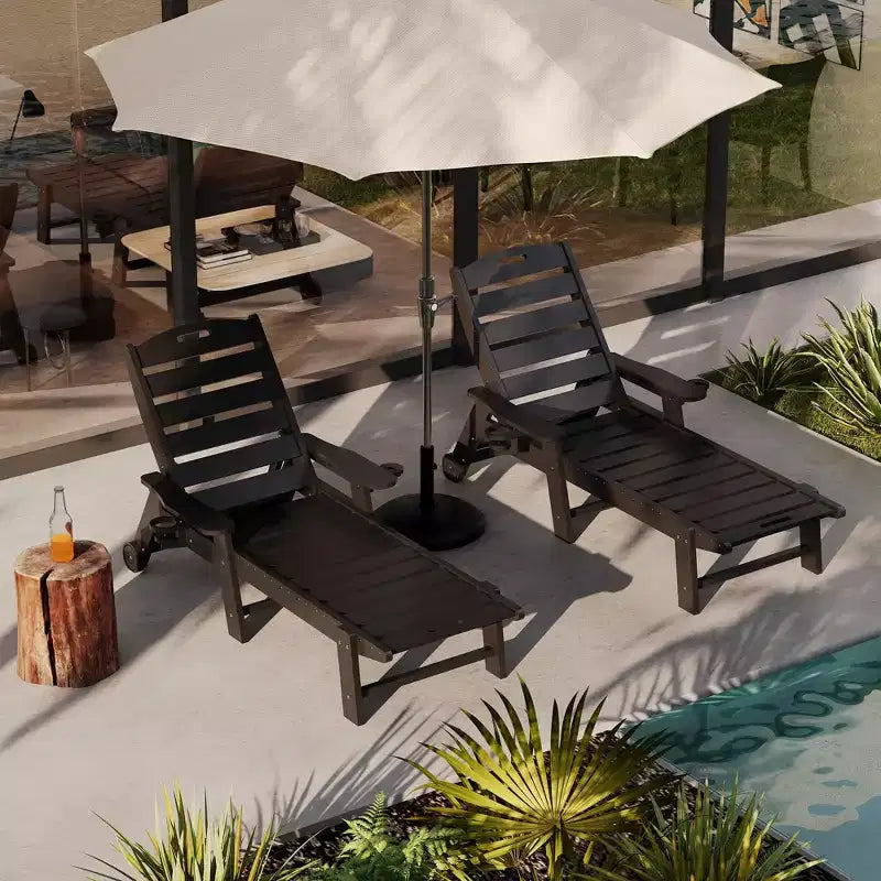 Juego de 2 tumbonas plegables ajustables de 5 posiciones de HDPE, reclinables para patio al aire libre con portavasos, ruedas, apoyabrazos, resina duradera
