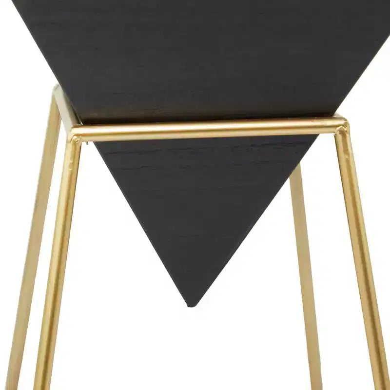 Mesa auxiliar moderna de madera negra, marco triangular de metal dorado, no requiere montaje