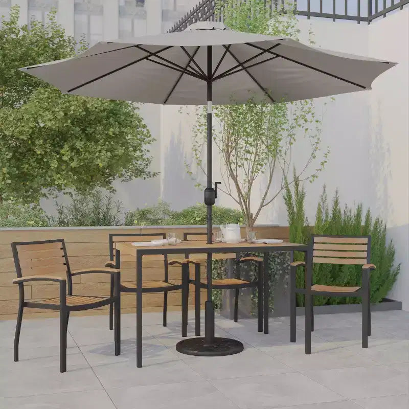 Juego de Mesa para Patio de 7 Piezas Emma y Oliver - 4 Sillas Apilables de Teca Sintética Imita Madera - Mesa de Teca Imita Madera - Sombrilla con Base
