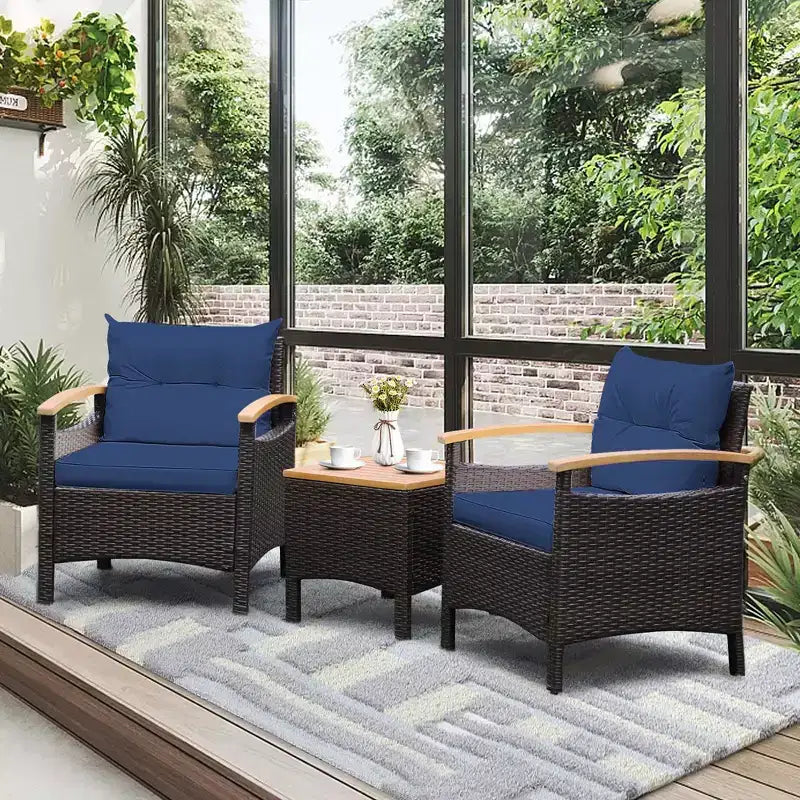 Costway Juego de Muebles de Patio de Ratán de 3 Piezas, Reposabrazos de Madera, Mesa con Cojín, Beige/Azul Marino/Blanco Roto