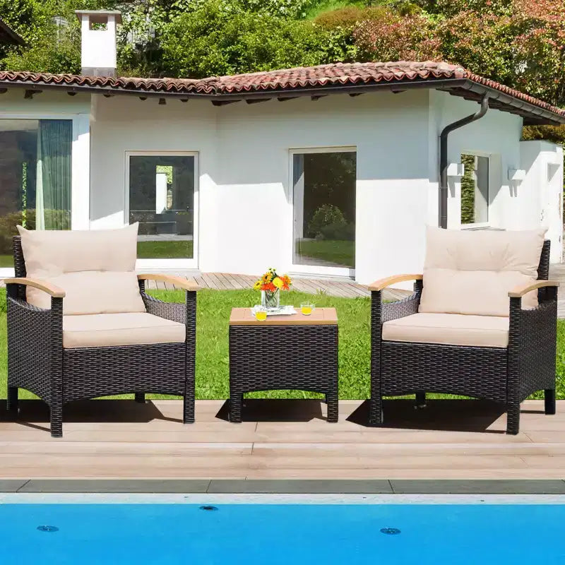 Costway Juego de Muebles de Patio de Ratán de 3 Piezas, Reposabrazos de Madera, Mesa con Cojín, Beige/Azul Marino/Blanco Roto