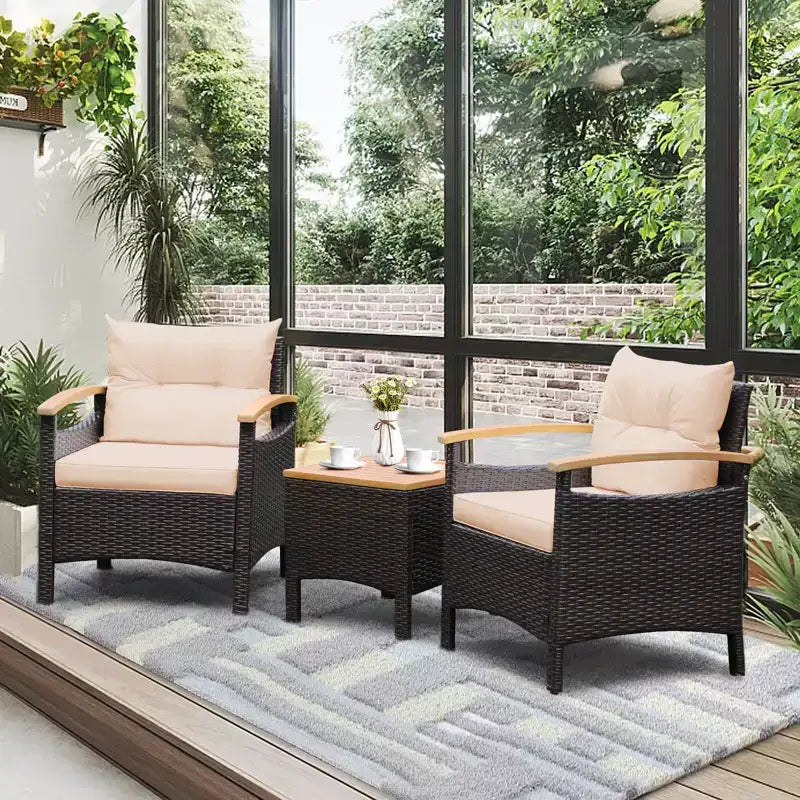 Costway Juego de Muebles de Patio de Ratán de 3 Piezas, Reposabrazos de Madera, Mesa con Cojín, Beige/Azul Marino/Blanco Roto