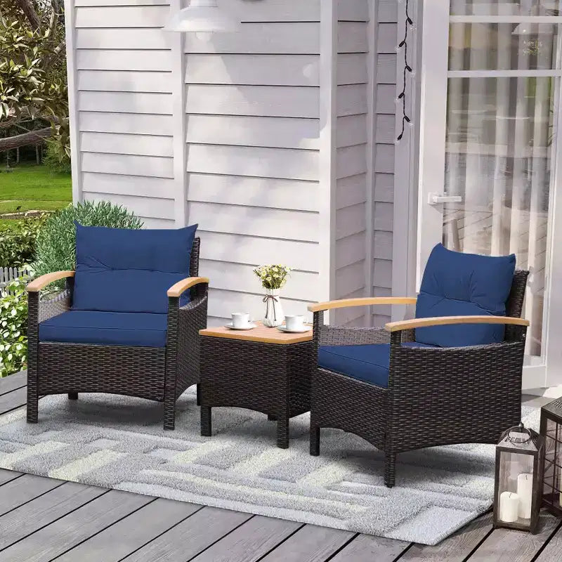 Costway Juego de Muebles de Patio de Ratán de 3 Piezas, Reposabrazos de Madera, Mesa con Cojín, Beige/Azul Marino/Blanco Roto